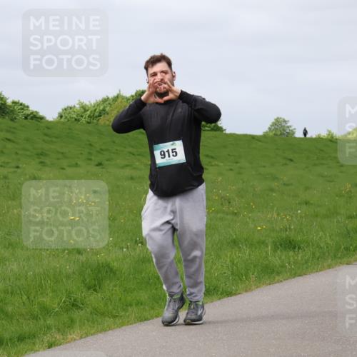 04.05.2025 - 8. Wedeler Halbmarathon Lena Gebhardt http://msf.ph/oto/7841348 04.05.2025 11:55:06 Laufen 915 meine-sportfotos.de