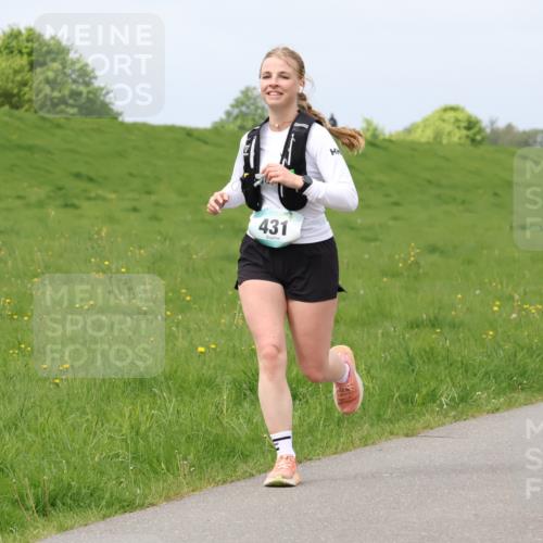 04.05.2025 - 8. Wedeler Halbmarathon Lena Gebhardt http://msf.ph/oto/7841356 04.05.2025 11:55:09 Laufen 431, 59 meine-sportfotos.de