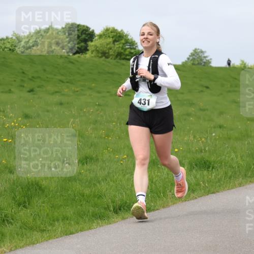 04.05.2025 - 8. Wedeler Halbmarathon Lena Gebhardt http://msf.ph/oto/7841358 04.05.2025 11:55:10 Laufen 431 meine-sportfotos.de