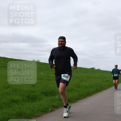 04.05.2025 - 8. Wedeler Halbmarathon Yannick Fuchs http://msf.ph/oto/7841364 04.05.2025 11:49:04 Laufen 997 meine-sportfotos.de
