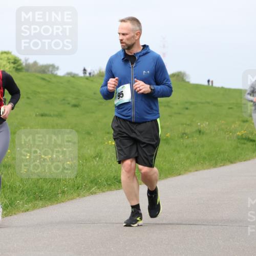 04.05.2025 - 8. Wedeler Halbmarathon Lena Gebhardt http://msf.ph/oto/7841369 04.05.2025 11:55:12 Laufen 59, 95, 117, 1082 meine-sportfotos.de