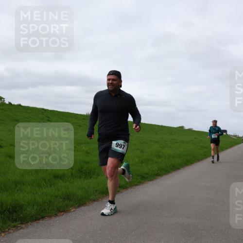 04.05.2025 - 8. Wedeler Halbmarathon Yannick Fuchs http://msf.ph/oto/7841370 04.05.2025 11:49:04 Laufen 997 meine-sportfotos.de