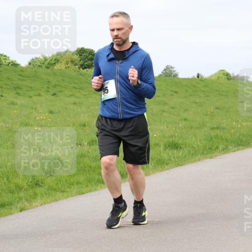 04.05.2025 - 8. Wedeler Halbmarathon Lena Gebhardt http://msf.ph/oto/7841382 04.05.2025 11:55:15 Laufen 95 meine-sportfotos.de
