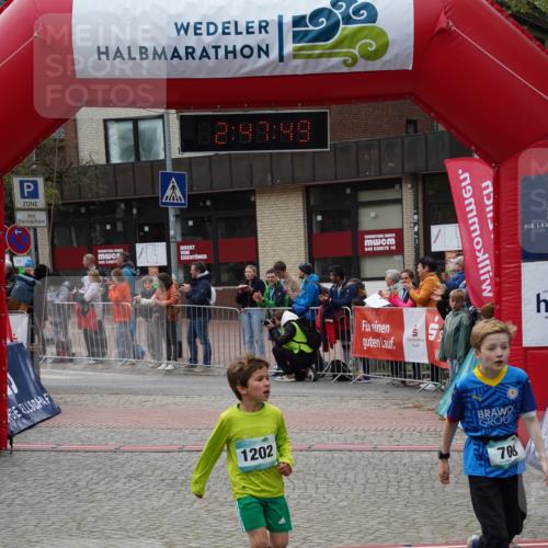 04.05.2025 - 8. Wedeler Halbmarathon Felixshl http://msf.ph/oto/7841390 04.05.2025 12:47:47 Ziel 622, 708, 942, 1202 meine-sportfotos.de