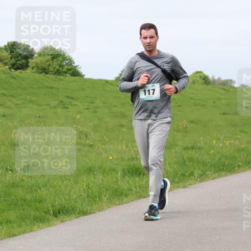 04.05.2025 - 8. Wedeler Halbmarathon Lena Gebhardt http://msf.ph/oto/7841395 04.05.2025 11:55:22 Laufen 117, 1082 meine-sportfotos.de