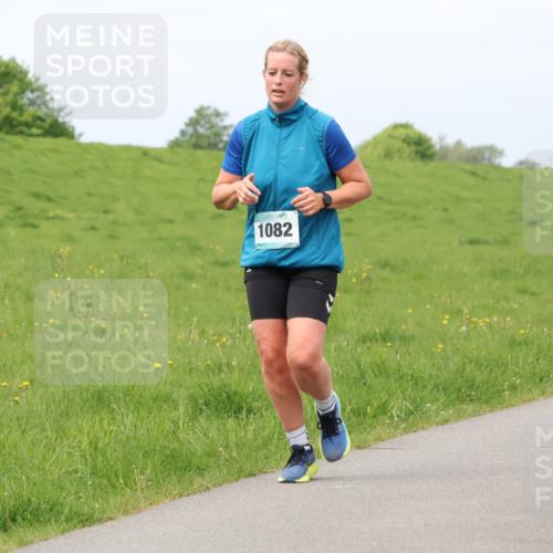 04.05.2025 - 8. Wedeler Halbmarathon Lena Gebhardt http://msf.ph/oto/7841404 04.05.2025 11:55:24 Laufen 1082 meine-sportfotos.de