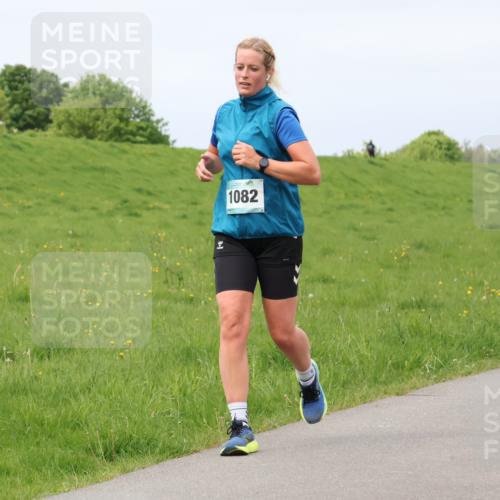 04.05.2025 - 8. Wedeler Halbmarathon Lena Gebhardt http://msf.ph/oto/7841410 04.05.2025 11:55:25 Laufen 1082 meine-sportfotos.de
