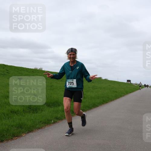 04.05.2025 - 8. Wedeler Halbmarathon Yannick Fuchs http://msf.ph/oto/7841441 04.05.2025 11:49:07 Laufen 725 meine-sportfotos.de