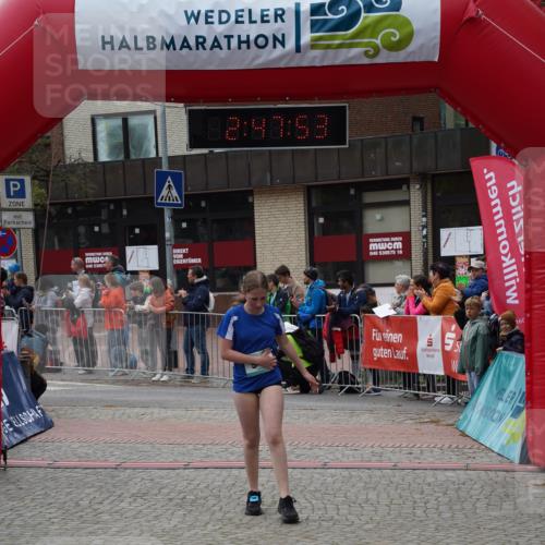 04.05.2025 - 8. Wedeler Halbmarathon Felixshl http://msf.ph/oto/7841461 04.05.2025 12:47:51 Ziel 708, 942, 1202 meine-sportfotos.de