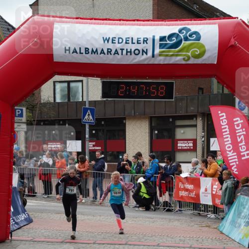 04.05.2025 - 8. Wedeler Halbmarathon Felixshl http://msf.ph/oto/7841469 04.05.2025 12:47:56 Ziel 707, 791, 942, 1078 meine-sportfotos.de