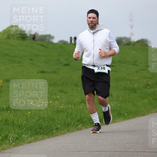 04.05.2025 - 8. Wedeler Halbmarathon Lena Gebhardt http://msf.ph/oto/7841475 04.05.2025 11:56:02 Laufen 238 meine-sportfotos.de