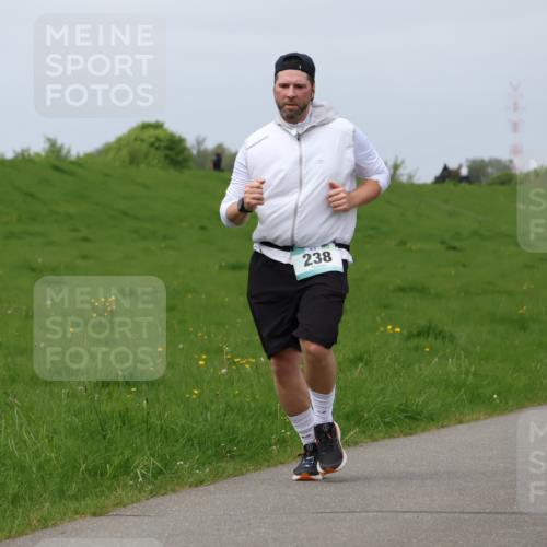 04.05.2025 - 8. Wedeler Halbmarathon Lena Gebhardt http://msf.ph/oto/7841480 04.05.2025 11:56:03 Laufen 238 meine-sportfotos.de