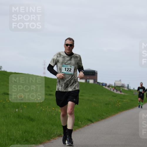 04.05.2025 - 8. Wedeler Halbmarathon Yannick Fuchs http://msf.ph/oto/7841498 04.05.2025 11:49:19 Laufen 122 meine-sportfotos.de