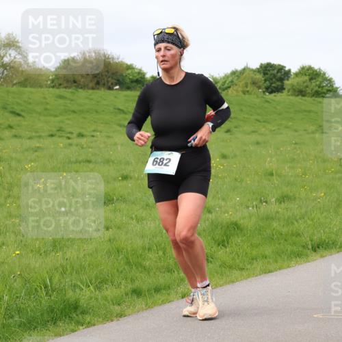 04.05.2025 - 8. Wedeler Halbmarathon Lena Gebhardt http://msf.ph/oto/7841501 04.05.2025 11:56:18 Laufen 682 meine-sportfotos.de