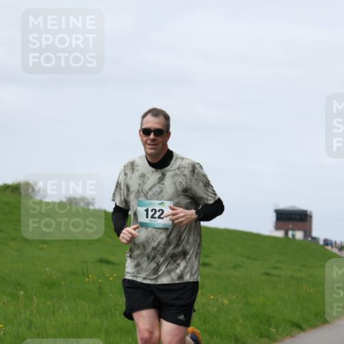 04.05.2025 - 8. Wedeler Halbmarathon Yannick Fuchs http://msf.ph/oto/7841514 04.05.2025 11:49:20 Laufen 122 meine-sportfotos.de