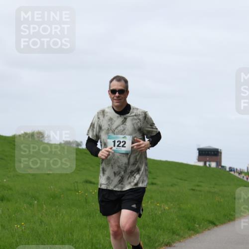 04.05.2025 - 8. Wedeler Halbmarathon Yannick Fuchs http://msf.ph/oto/7841517 04.05.2025 11:49:20 Laufen 122 meine-sportfotos.de
