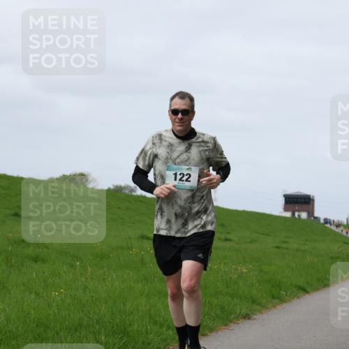 04.05.2025 - 8. Wedeler Halbmarathon Yannick Fuchs http://msf.ph/oto/7841520 04.05.2025 11:49:20 Laufen 122 meine-sportfotos.de