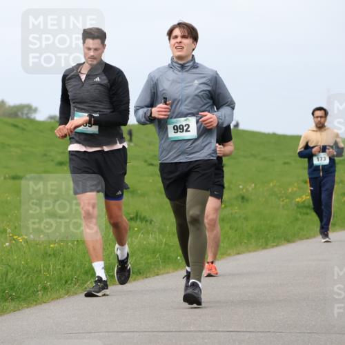04.05.2025 - 8. Wedeler Halbmarathon Lena Gebhardt http://msf.ph/oto/7841531 04.05.2025 11:56:44 Laufen 992, 173 meine-sportfotos.de