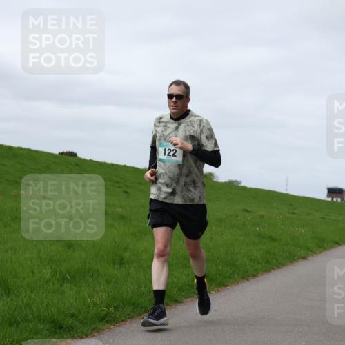 04.05.2025 - 8. Wedeler Halbmarathon Yannick Fuchs http://msf.ph/oto/7841535 04.05.2025 11:49:21 Laufen 122 meine-sportfotos.de