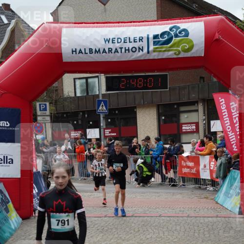 04.05.2025 - 8. Wedeler Halbmarathon Felixshl http://msf.ph/oto/7841538 04.05.2025 12:47:59 Ziel 707, 791, 898, 1078, 1136 meine-sportfotos.de