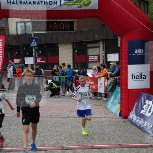 04.05.2025 - 8. Wedeler Halbmarathon Felixshl http://msf.ph/oto/7841604 04.05.2025 12:48:02 Ziel 707, 791, 898, 1078, 1136 meine-sportfotos.de