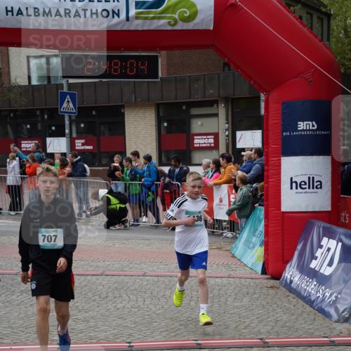 04.05.2025 - 8. Wedeler Halbmarathon Felixshl http://msf.ph/oto/7841611 04.05.2025 12:48:02 Ziel 707, 791, 898, 1078, 1136 meine-sportfotos.de
