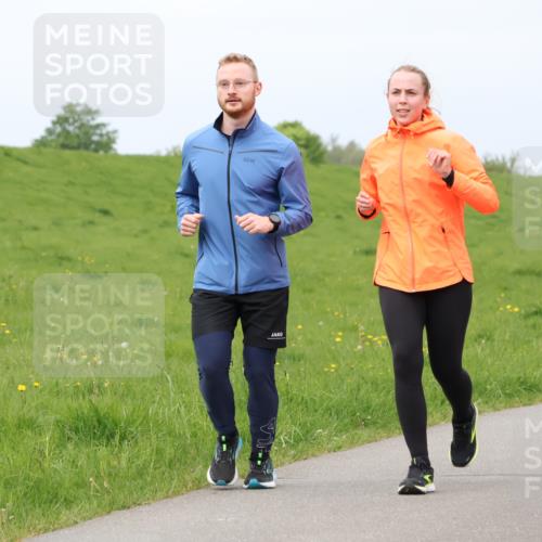 04.05.2025 - 8. Wedeler Halbmarathon Lena Gebhardt http://msf.ph/oto/7841614 04.05.2025 11:57:31 Laufen  meine-sportfotos.de