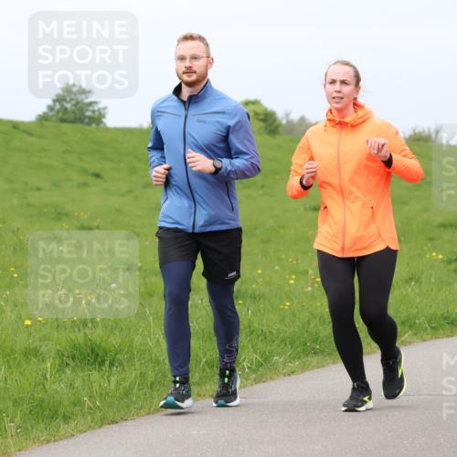 04.05.2025 - 8. Wedeler Halbmarathon Lena Gebhardt http://msf.ph/oto/7841616 04.05.2025 11:57:31 Laufen  meine-sportfotos.de