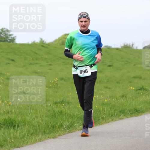 04.05.2025 - 8. Wedeler Halbmarathon Lena Gebhardt http://msf.ph/oto/7841623 04.05.2025 11:57:37 Laufen 896 meine-sportfotos.de