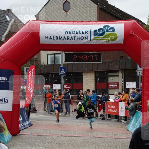 04.05.2025 - 8. Wedeler Halbmarathon Felixshl http://msf.ph/oto/7841649 04.05.2025 12:48:05 Ziel 707, 898, 906, 941, 1072, 1136 meine-sportfotos.de