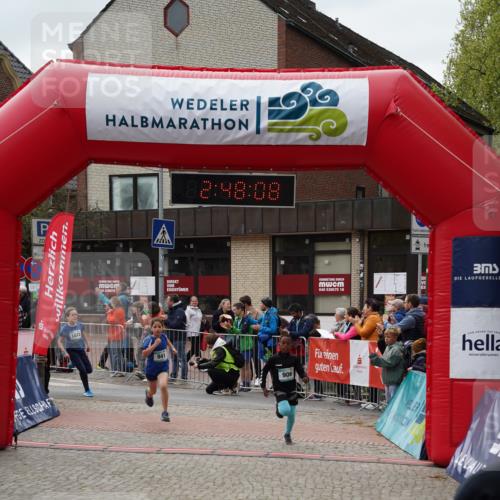 04.05.2025 - 8. Wedeler Halbmarathon Felixshl http://msf.ph/oto/7841663 04.05.2025 12:48:05 Ziel 707, 898, 906, 941, 1072, 1136 meine-sportfotos.de
