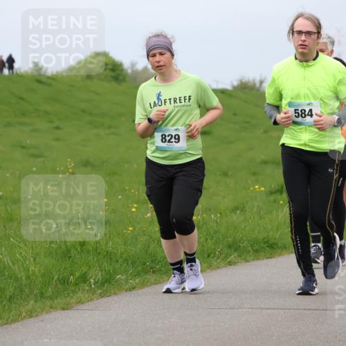 04.05.2025 - 8. Wedeler Halbmarathon Lena Gebhardt http://msf.ph/oto/7841736 04.05.2025 11:59:14 Laufen 584, 829 meine-sportfotos.de