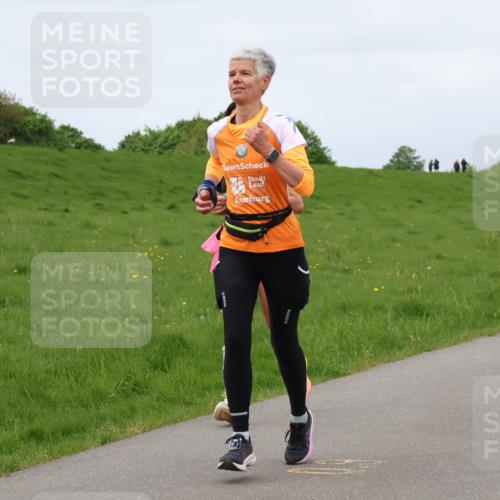 04.05.2025 - 8. Wedeler Halbmarathon Lena Gebhardt http://msf.ph/oto/7841757 04.05.2025 11:59:20 Laufen  meine-sportfotos.de
