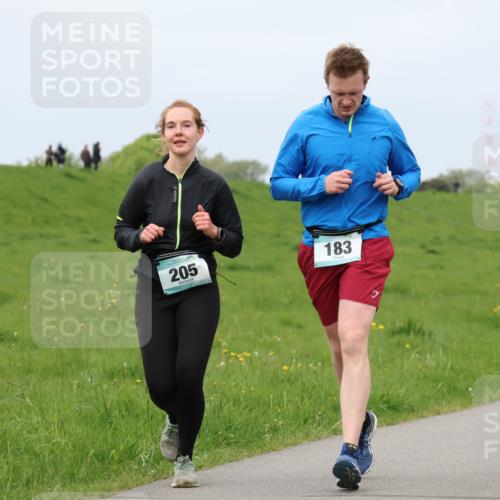 04.05.2025 - 8. Wedeler Halbmarathon Lena Gebhardt http://msf.ph/oto/7841813 04.05.2025 11:59:38 Laufen 205, 183, 223 meine-sportfotos.de