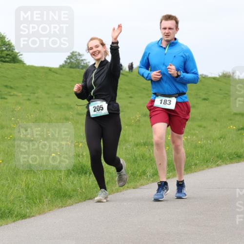 04.05.2025 - 8. Wedeler Halbmarathon Lena Gebhardt http://msf.ph/oto/7841818 04.05.2025 11:59:39 Laufen 205, 183, 223 meine-sportfotos.de