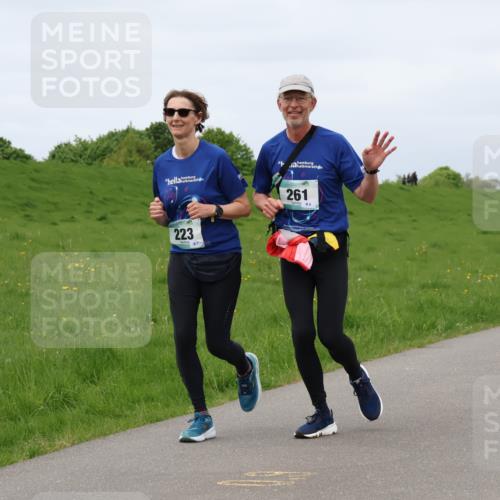 04.05.2025 - 8. Wedeler Halbmarathon Lena Gebhardt http://msf.ph/oto/7841845 04.05.2025 11:59:46 Laufen 261, 6, 223, 1 meine-sportfotos.de