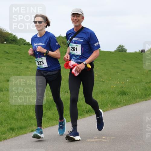 04.05.2025 - 8. Wedeler Halbmarathon Lena Gebhardt http://msf.ph/oto/7841850 04.05.2025 11:59:46 Laufen 223, 261 meine-sportfotos.de