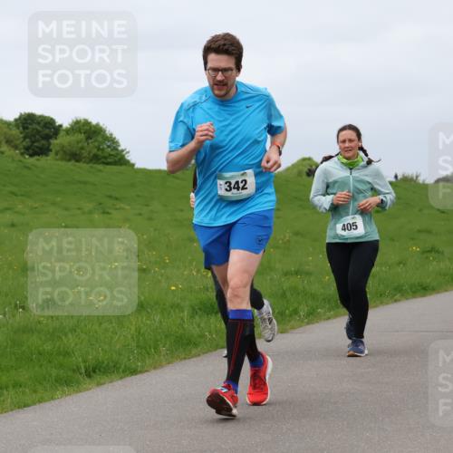 04.05.2025 - 8. Wedeler Halbmarathon Lena Gebhardt http://msf.ph/oto/7841872 04.05.2025 12:00:10 Laufen 342, 405 meine-sportfotos.de