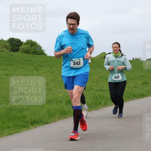 04.05.2025 - 8. Wedeler Halbmarathon Lena Gebhardt http://msf.ph/oto/7841874 04.05.2025 12:00:10 Laufen 342, 405 meine-sportfotos.de