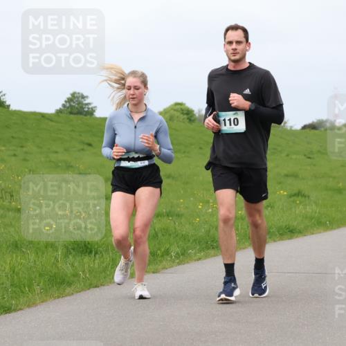 04.05.2025 - 8. Wedeler Halbmarathon Lena Gebhardt http://msf.ph/oto/7841934 04.05.2025 12:01:03 Laufen 110 meine-sportfotos.de