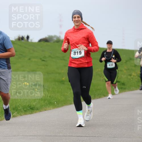 04.05.2025 - 8. Wedeler Halbmarathon Lena Gebhardt http://msf.ph/oto/7841976 04.05.2025 12:01:26 Laufen 797, 819, 430 meine-sportfotos.de