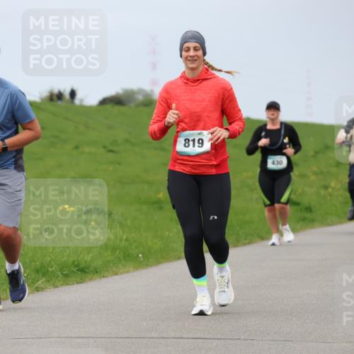 04.05.2025 - 8. Wedeler Halbmarathon Lena Gebhardt http://msf.ph/oto/7841979 04.05.2025 12:01:26 Laufen 797, 819, 430 meine-sportfotos.de