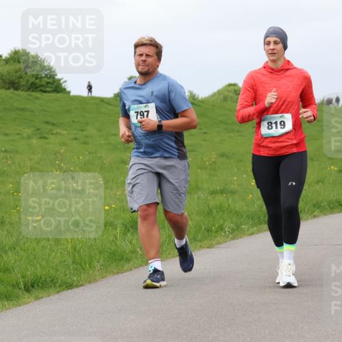 04.05.2025 - 8. Wedeler Halbmarathon Lena Gebhardt http://msf.ph/oto/7841993 04.05.2025 12:01:29 Laufen 797, 192, 819, 430 meine-sportfotos.de