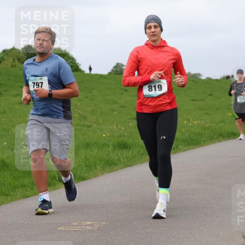 04.05.2025 - 8. Wedeler Halbmarathon Lena Gebhardt http://msf.ph/oto/7841998 04.05.2025 12:01:31 Laufen 797, 819, 430 meine-sportfotos.de