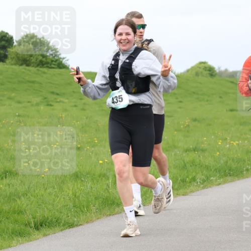04.05.2025 - 8. Wedeler Halbmarathon Lena Gebhardt http://msf.ph/oto/7842043 04.05.2025 12:02:30 Laufen 435, 1 meine-sportfotos.de