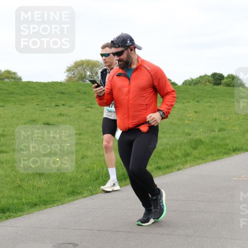 04.05.2025 - 8. Wedeler Halbmarathon Lena Gebhardt http://msf.ph/oto/7842064 04.05.2025 12:02:33 Laufen  meine-sportfotos.de