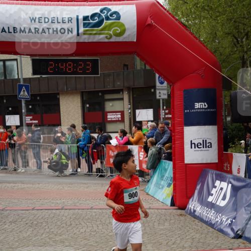 04.05.2025 - 8. Wedeler Halbmarathon Felixshl http://msf.ph/oto/7842087 04.05.2025 12:48:21 Ziel 161, 591, 900, 1076, 1191 meine-sportfotos.de
