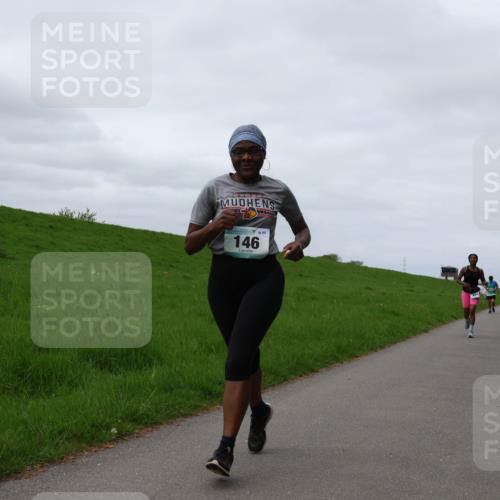 04.05.2025 - 8. Wedeler Halbmarathon Yannick Fuchs http://msf.ph/oto/7842101 04.05.2025 11:50:08 Laufen 146 meine-sportfotos.de