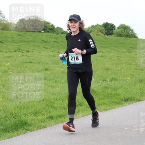04.05.2025 - 8. Wedeler Halbmarathon Lena Gebhardt http://msf.ph/oto/7842136 04.05.2025 12:03:59 Laufen 278 meine-sportfotos.de