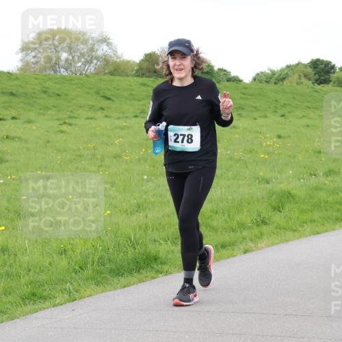 04.05.2025 - 8. Wedeler Halbmarathon Lena Gebhardt http://msf.ph/oto/7842139 04.05.2025 12:03:59 Laufen 278 meine-sportfotos.de